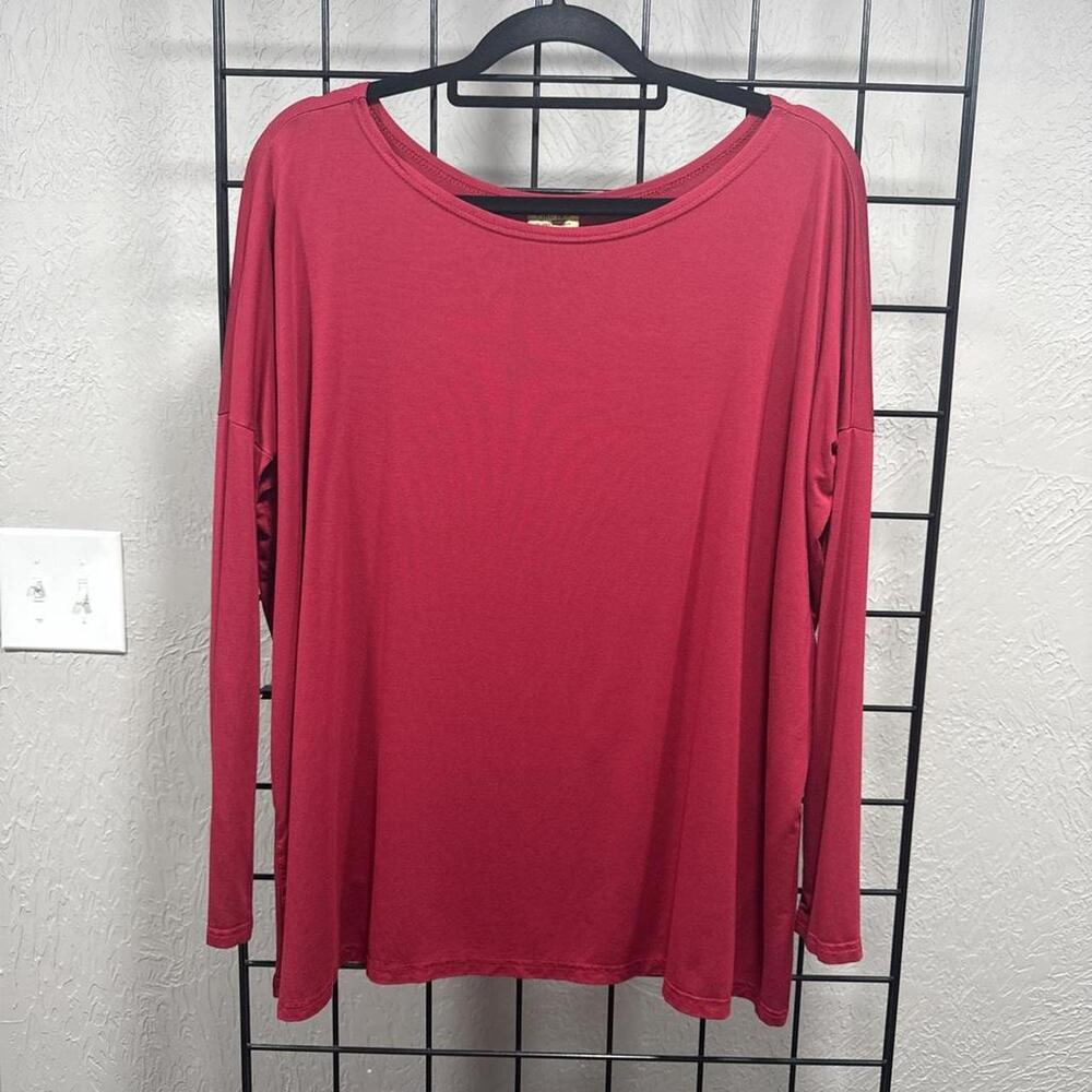 Piko 1988 Red long sleeve shirt with a relaxed fit #relaxed #basics